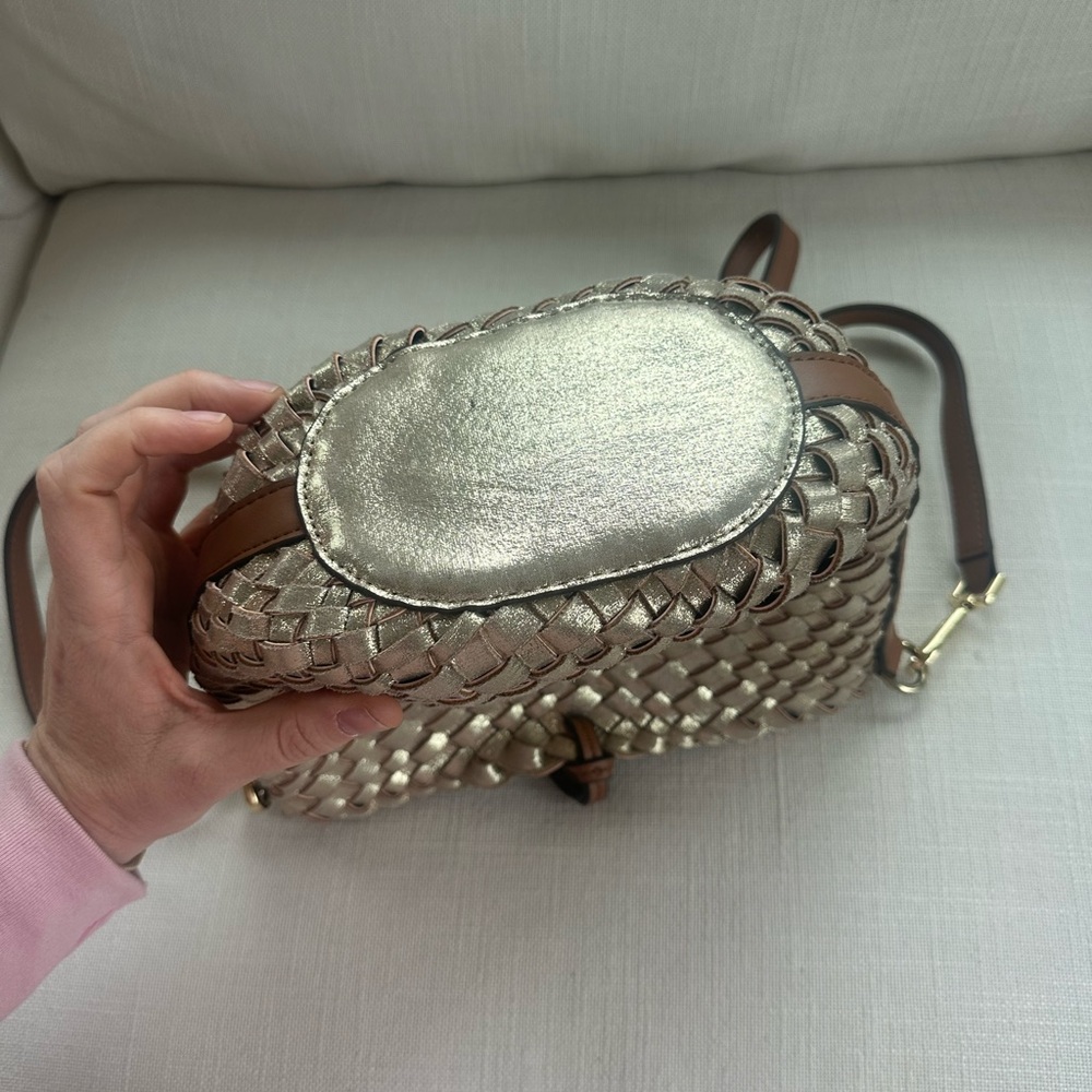 Calvin Klein Gold Woven Crossbody Bag - Picture 6 of 8